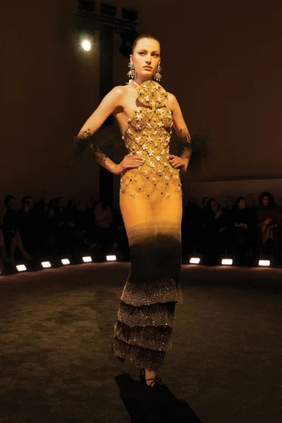 Look 18